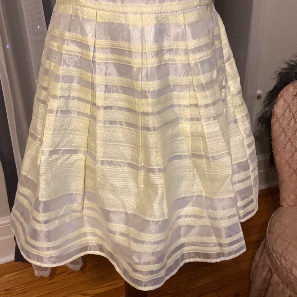 Pretty Spring Dress - Picture 3 of 6